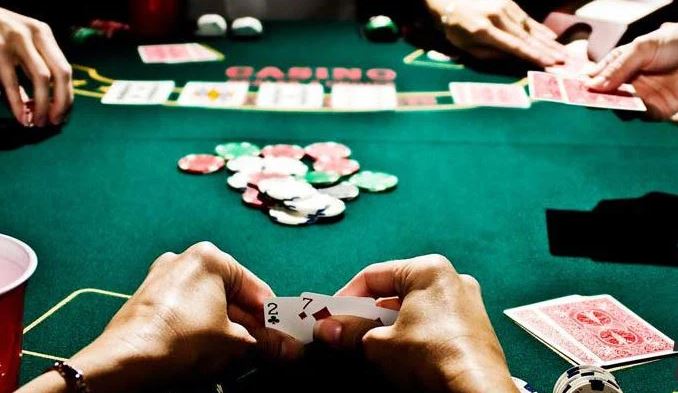 Cách chơi poker đơn giản dễ hiểu tại W88 2 poker 2